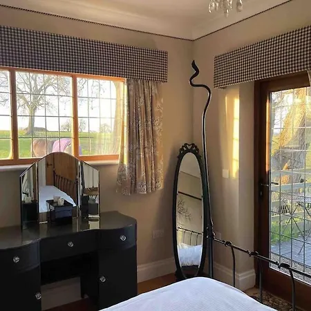 Holiday home The Old Telephone Exchange - Surrounded By Fields! *