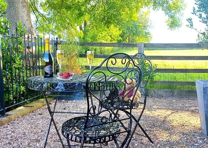 The Old Telephone Exchange - Surrounded By Fields!