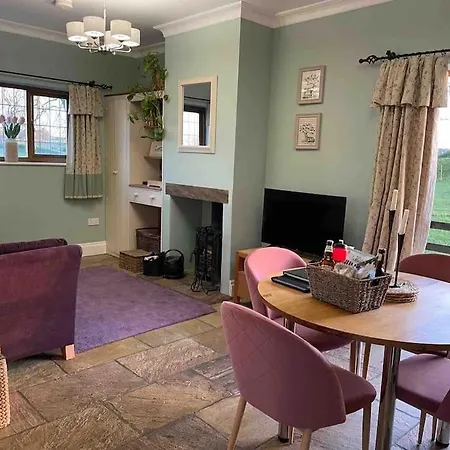 The Old Telephone Exchange - Surrounded By Fields! Casa de Férias Harrogate