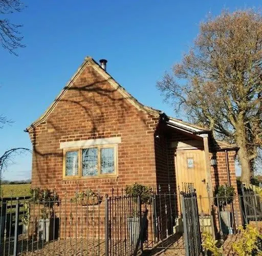 Holiday home The Old Telephone Exchange - Surrounded By Fields! *