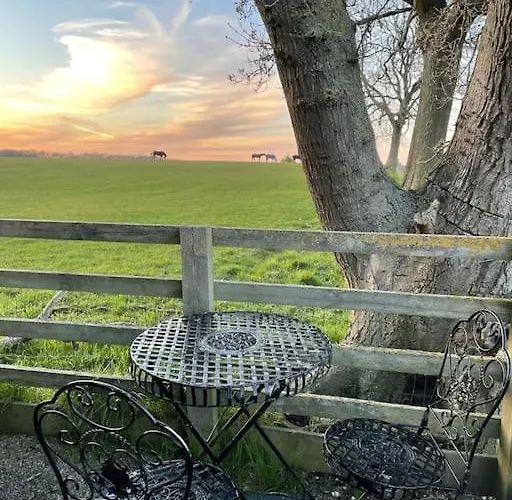 Holiday home The Old Telephone Exchange - Surrounded By Fields!