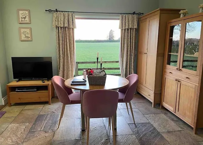 The Old Telephone Exchange - Surrounded By Fields! Holiday home *