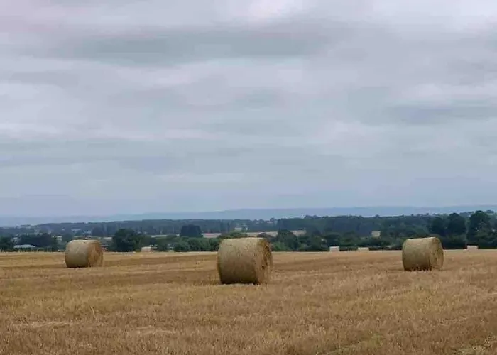 The Old Telephone Exchange - Surrounded By Fields!