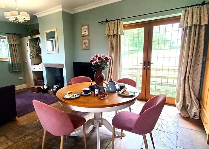 The Old Telephone Exchange - Surrounded By Fields! Holiday home *